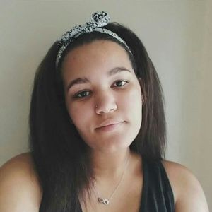 Meet your Posher, Tia