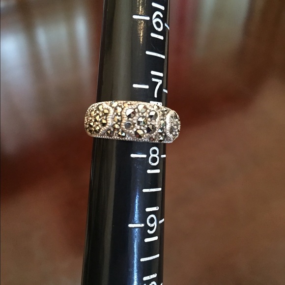🎉Beautiful Marcasite Band🎉 - Picture 2 of 4