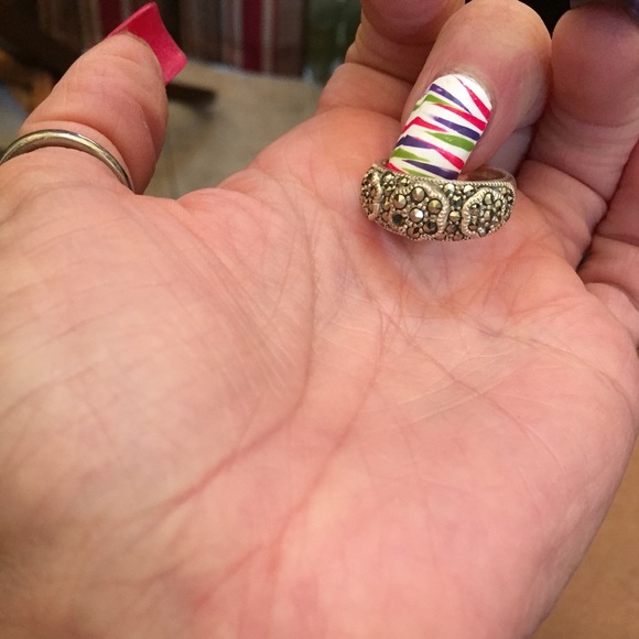 🎉Beautiful Marcasite Band🎉 - Picture 4 of 4