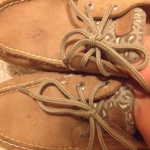 Leopard print Speerys