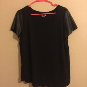 Black tee