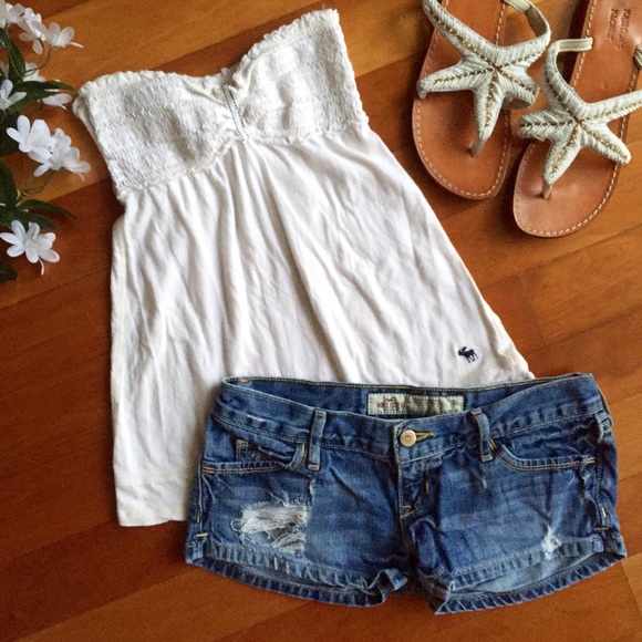 Abercrombie & Fitch Tops - White Abercrombie Strapless Top || XS