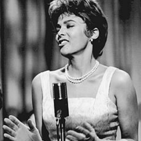 Visit my closet - Picture 4 of 13