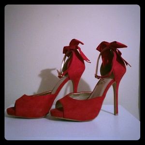 Red bow heels