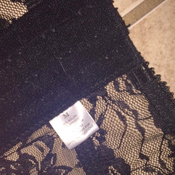 π«SOLDπ« Wet Seal lace padded bandeau - Picture 3 of 3