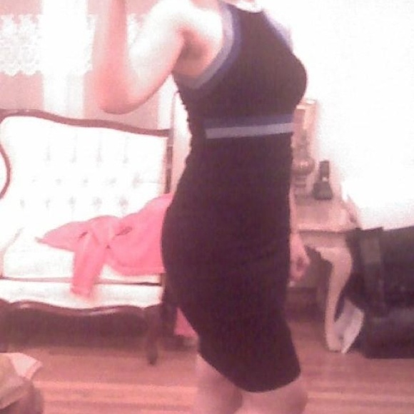 Black bodycon halter dress. 🔥HOT - Picture 4 of 4