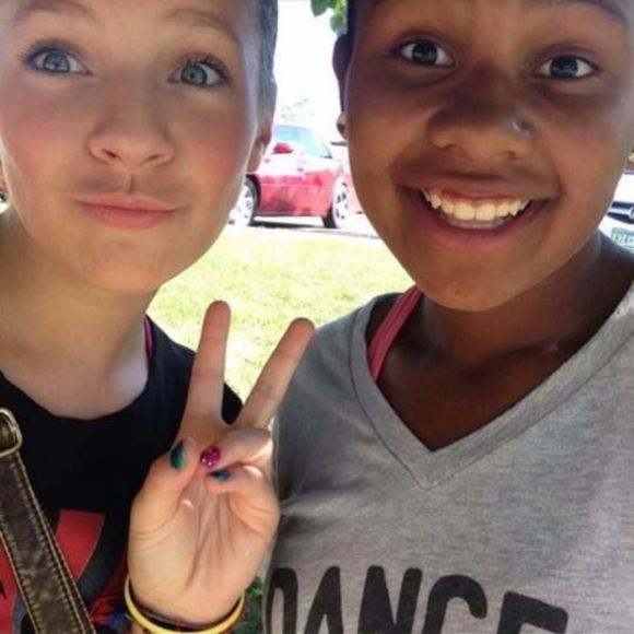 Meet your Posher, Aria - Picture 1 of 1