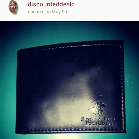 Nice mens leather wallet new in packaging.