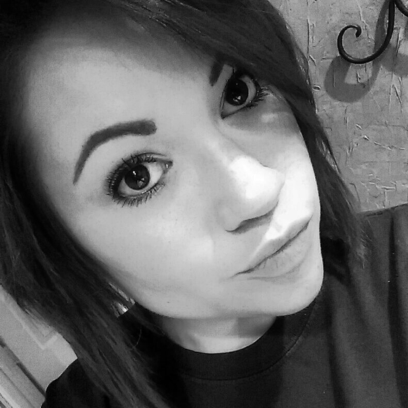 Meet your Posher, Molly - Picture 1 of 1