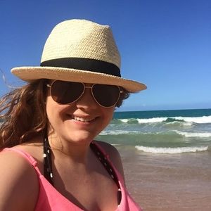 Meet your Posher, Laura