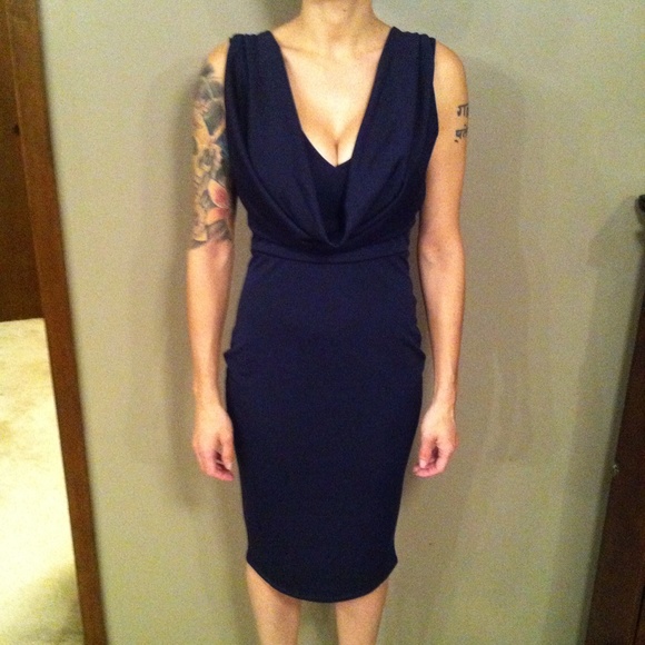 🥀DONATING 4/3 OFFERS 👍🏼Navy Cowl Midi Dress - Picture 2 of 3