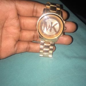 To big for my wrist , no use for it