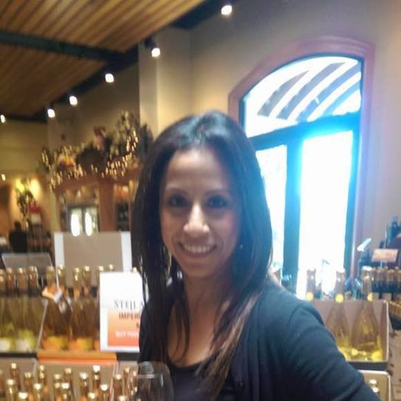 Meet your Posher, Clowdia