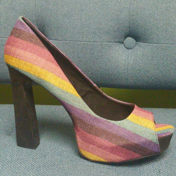 Fahrenheit heels - Picture 1 of 4