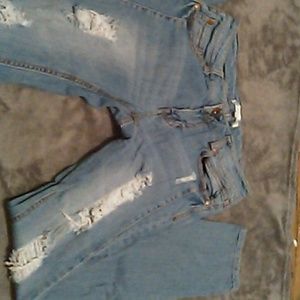 Distressed ripped skinny jeans