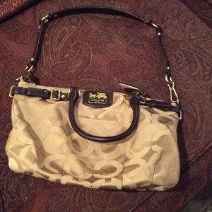Coach shoulder strap signature style purse EUC