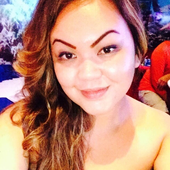 Meet your Posher, Caroline - Picture 1 of 1