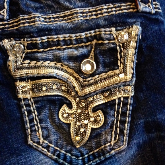 ❌SOLD ON MERCARI❌ - Picture 2 of 3