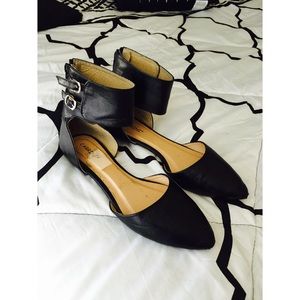 ✨Pointy Toe Ankle Strap Flats✨