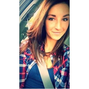 Meet your Posher, Alicia