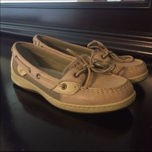 Sperry topsiders