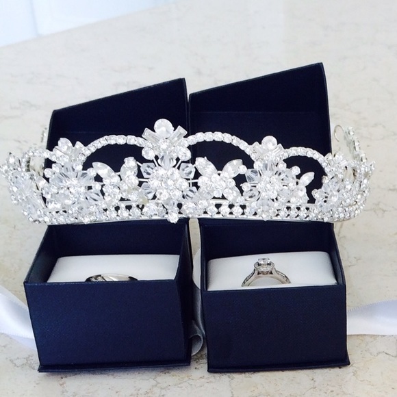 David's Bridal Accessories - Bridal Tiara