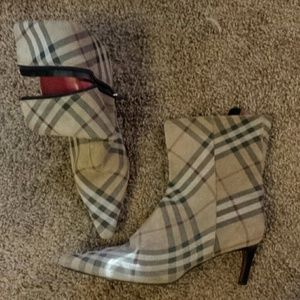 Burberry boots