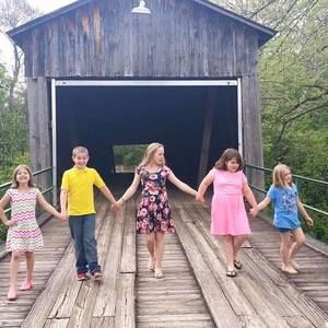 Meet your Posher, Lauren