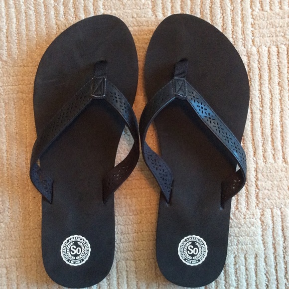 SO Shoes - SO Black Flip Flops