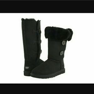 Black Bailey Button Tripple Uggs