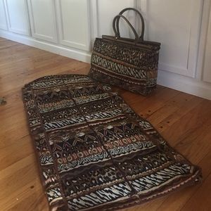 Luggage: Garment bag and handbag set