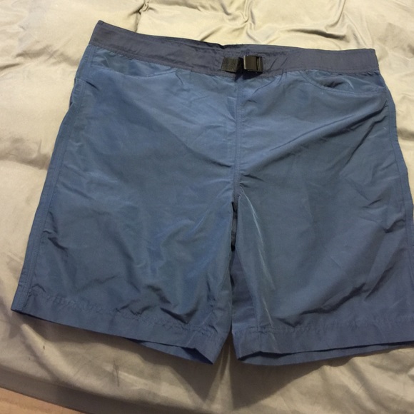 Banana Republic water resistant shorts. Size Large