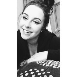 Meet your Posher, Olivia