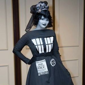 🎃HALLOWEEN👻 Grayscale Tardis Costume💙