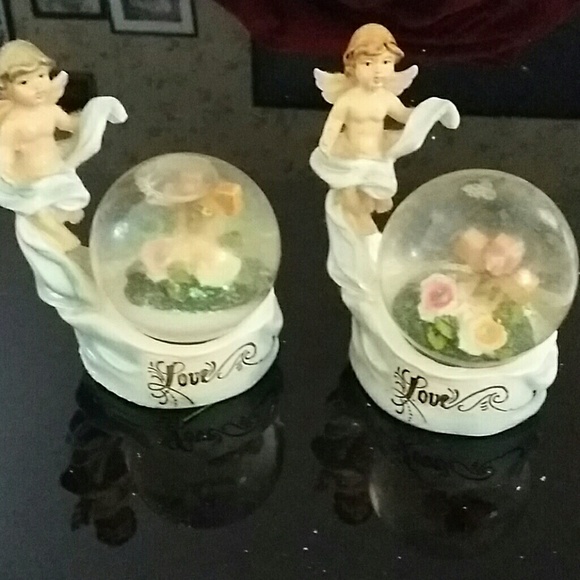 Angel globes