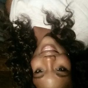 Meet your Posher, Evette