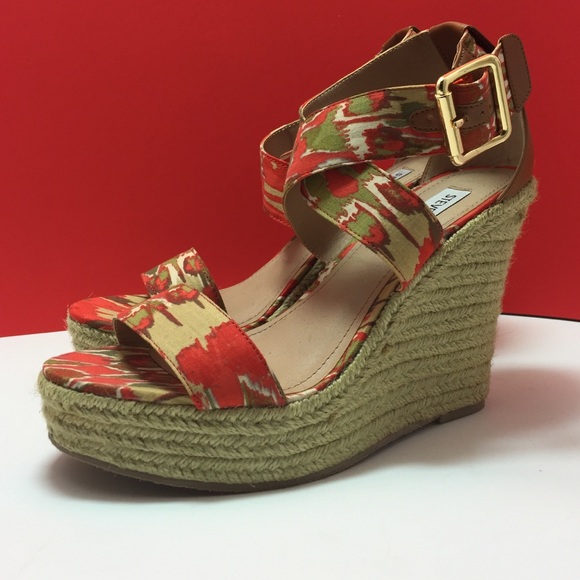 BLOWOUT 💥💥💥💥Steve Madden Wedges