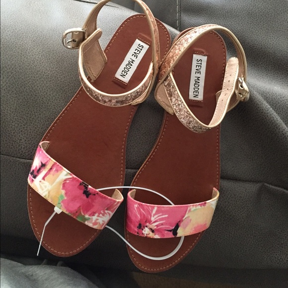 Steve Madden sandals size 8