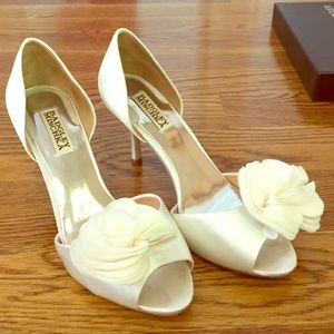 Badgley Mischka White Heels Size 8