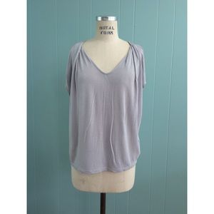 Grey V-neck pleat shoulder knit top - medium