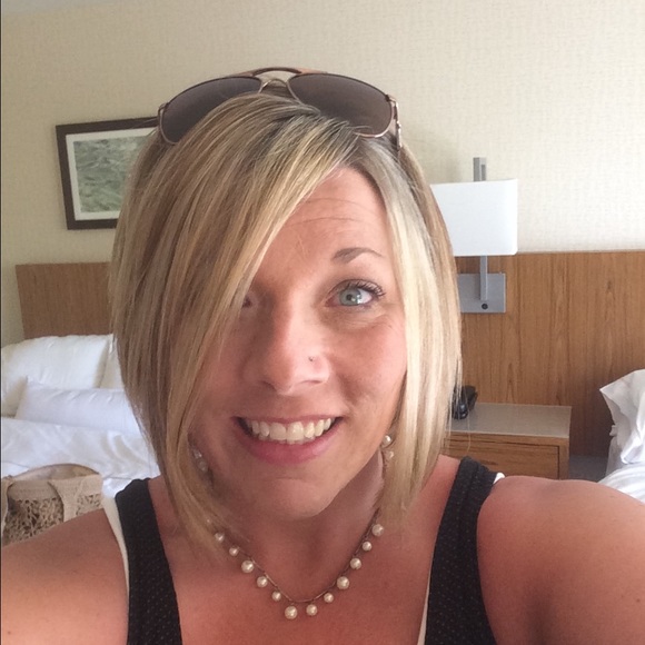 Meet your Posher, Tiffany - Picture 1 of 1