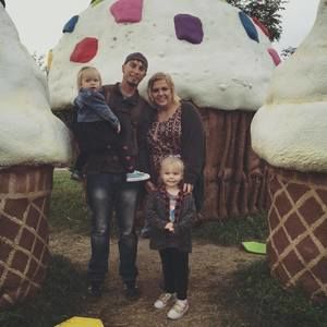 Meet your Posher, Hillary