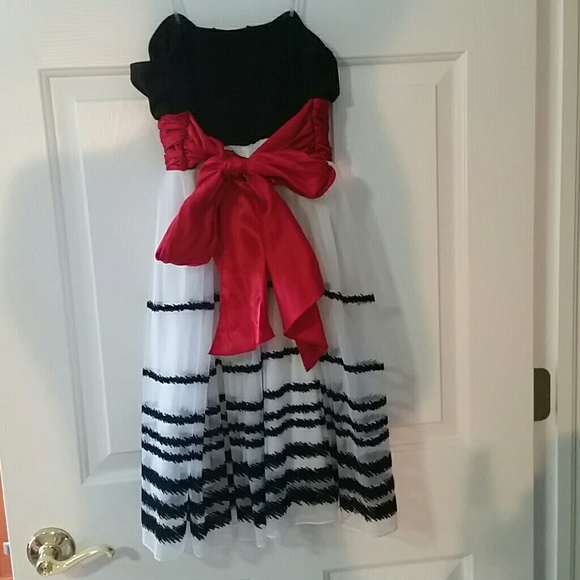 CUTE strapless mini dress - Picture 2 of 2