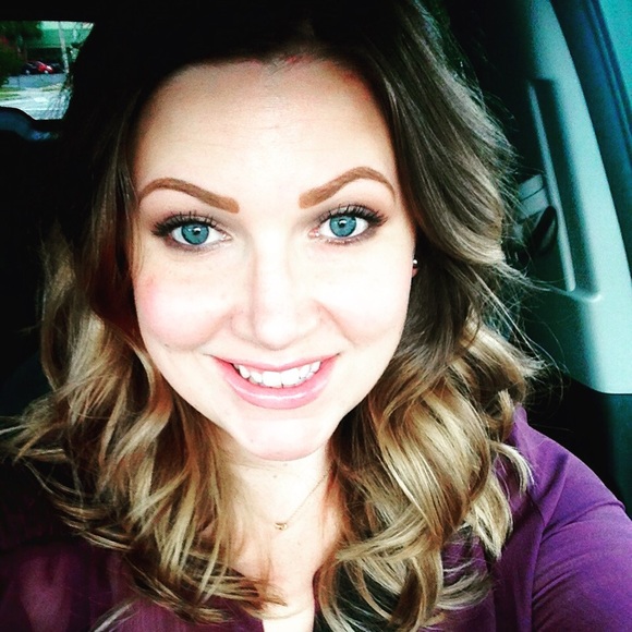 Meet your Posher, Amanda - Picture 1 of 1