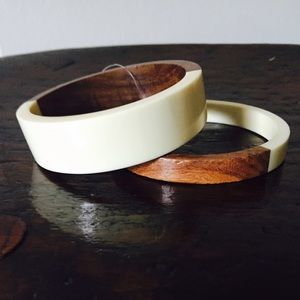 Set of two wooden bangles NEW