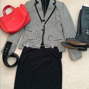 WHBM Black Pencil skirt. Sz. 00