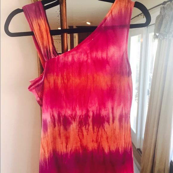 Asymmetrical Tank - Picture 3 of 3