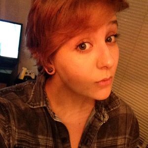 Meet your Posher, Damia