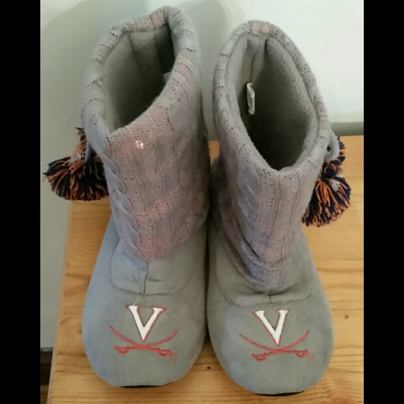***SOLD!*** Virginia Cavalier sweater booties