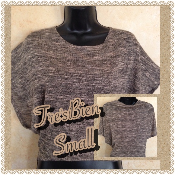 TRE'S BIEN- Top- butterfly cut sleeve- small